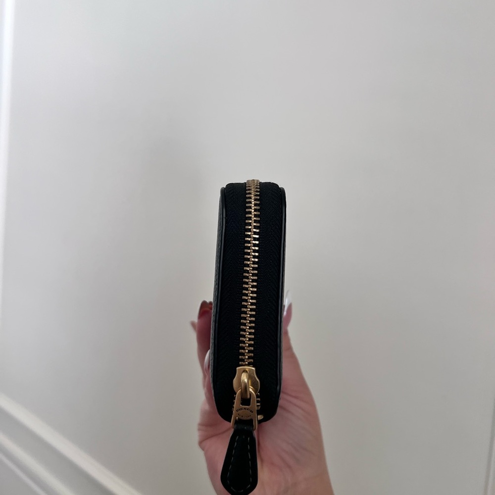 Coach Essential/Contential Wallet - image 5